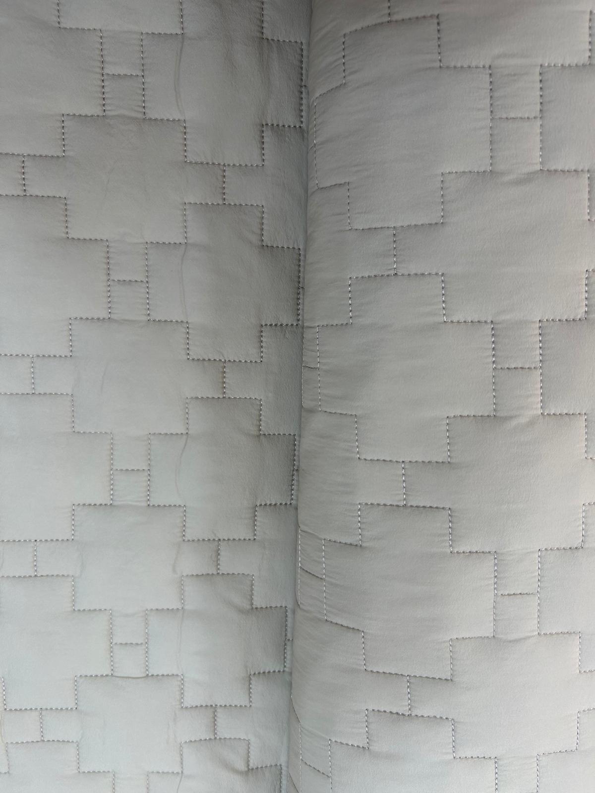 Impermeable acolchado beige - Imagen 2